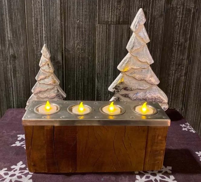 Hovedbilde Juletre dekket av snø